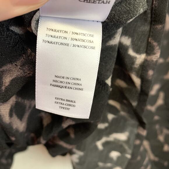 Rails Hillary Cheetah Blouse XS NWT - Picture 6 of 6